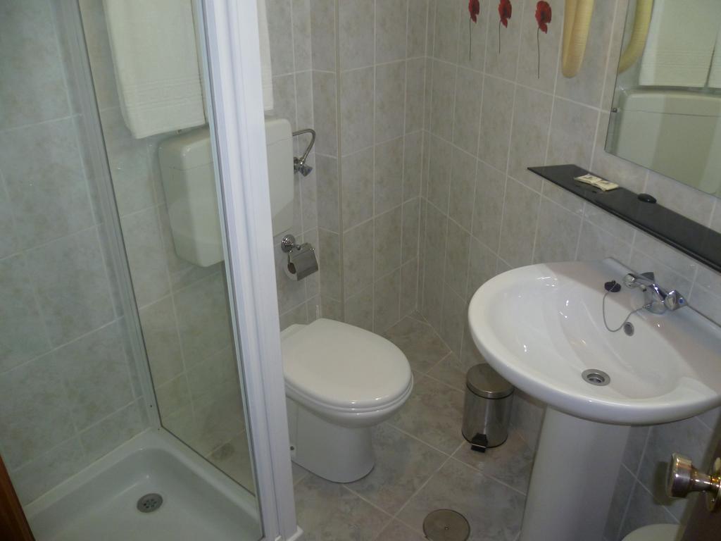 Residencial Imperial Hotell Luso  Rum bild
